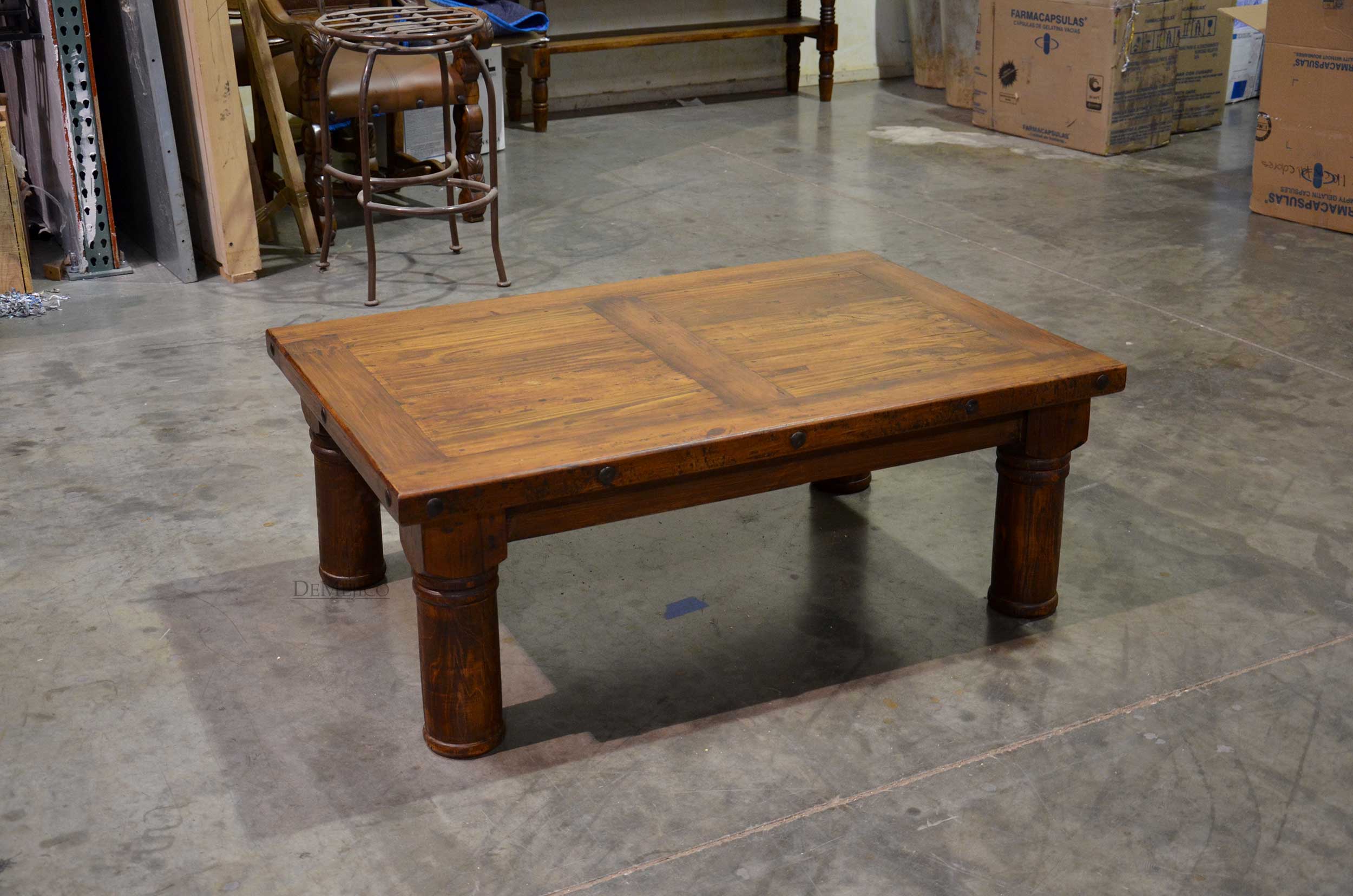 Traditional Old World Coffee Table Demejico
